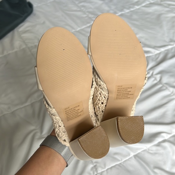 Shoedazzle heels - Picture 3 of 4